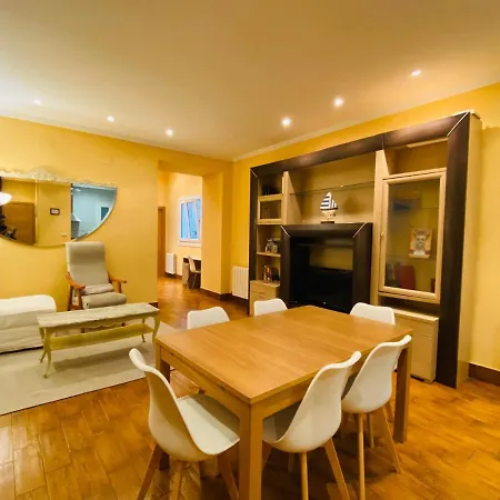 Casa Naranja - Centrally Located, Spacious, Unique Apartamento San Sebastián