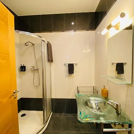 Casa Naranja - Centrally Located, Spacious, Unique Apartment